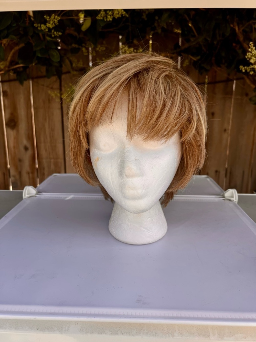 Short Layered Women's Wig in Blonde